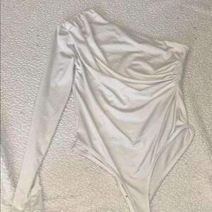 Zara white One-Shoulder/Sleeve Bodysuit